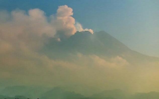 Aktivitas Gunung Merapi Meningkat, Satwa Liar Nampak Mulai Turun Gunung